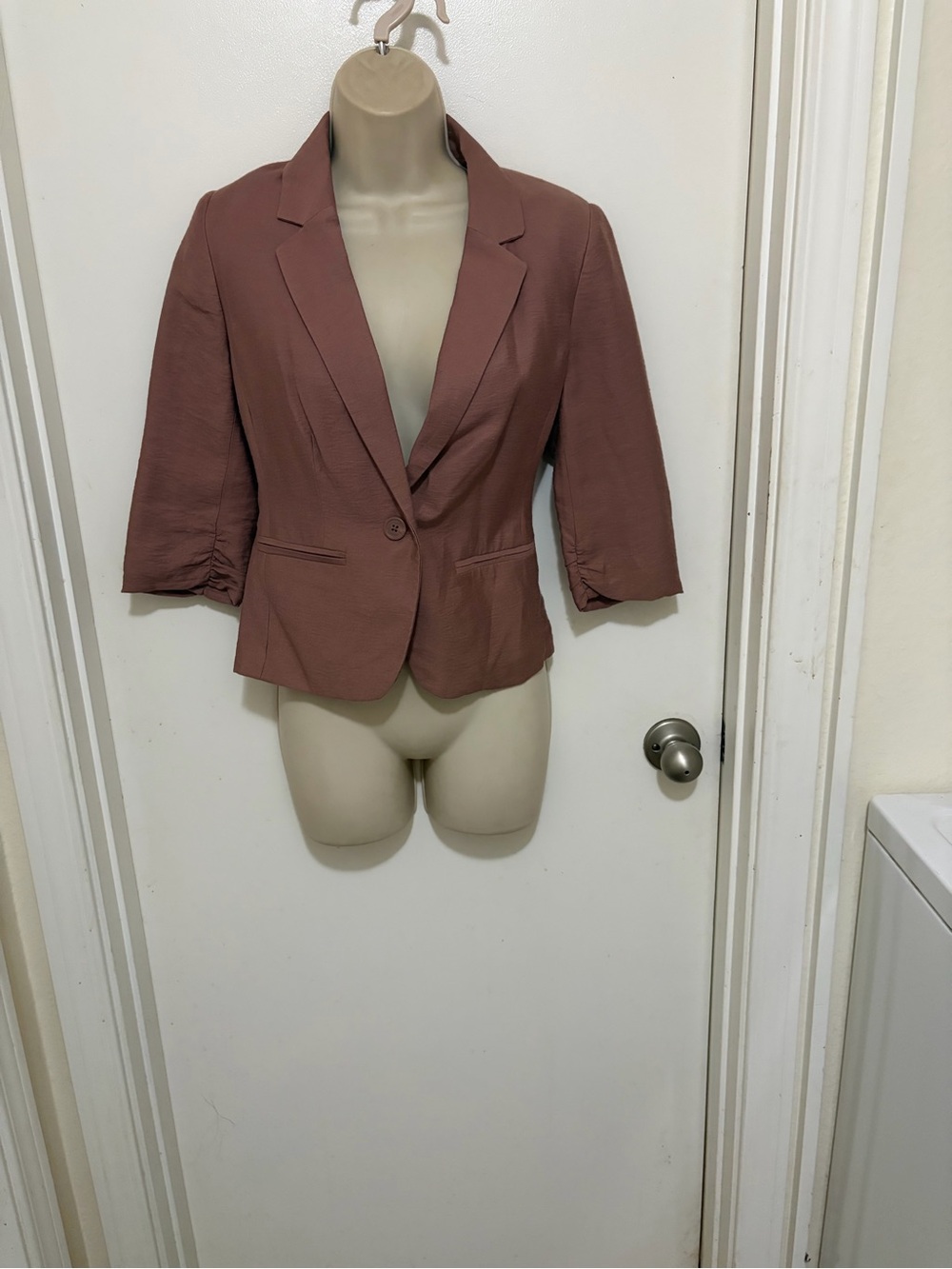 Lauren Conrad Woman’s  Mauve Cropped Blazer Jacket